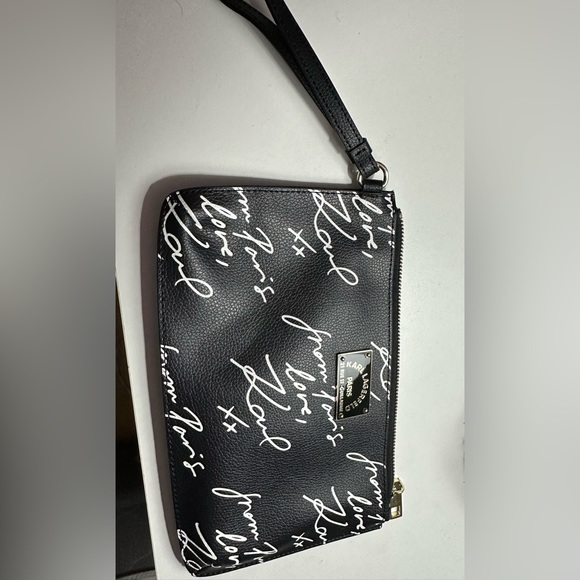 Wristlet - Picture 1 of 4